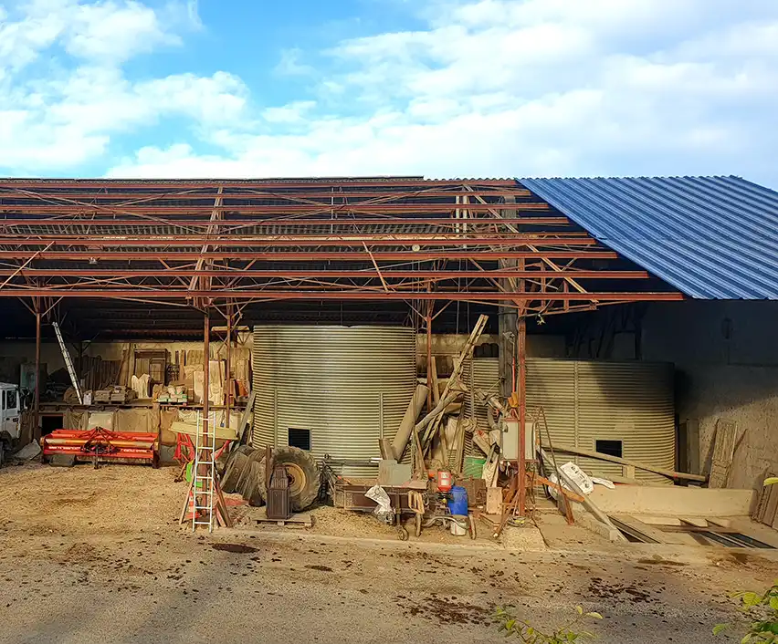 panneau solaire agen toiture en cours de renovation